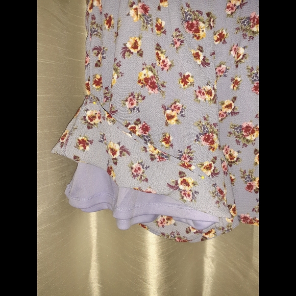 💐Lavender Floral Short Romper - Picture 3 of 6